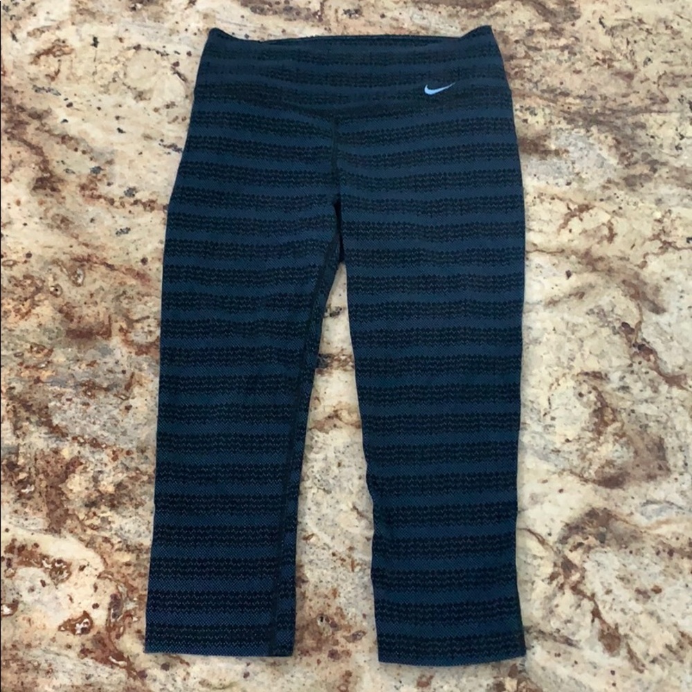 NIKE Capri leggings